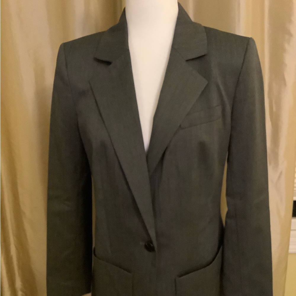 Calvin Klein Gray Herringbone two-piece suit. Size 8. New.